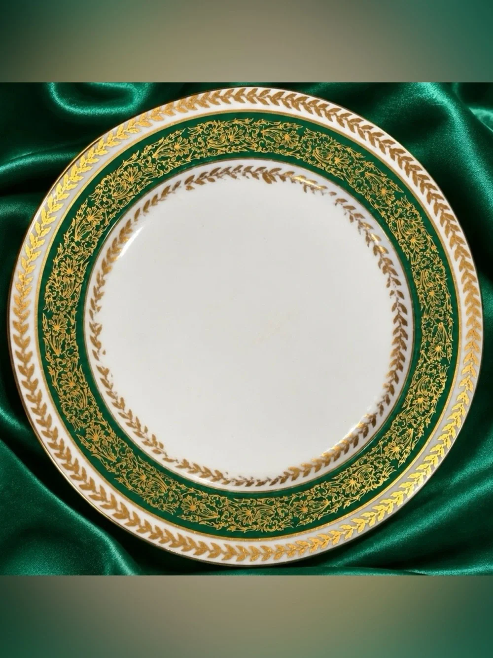 c. 1900 France T&V Tressemann & Vogt Limoges Antique Porcelain Dinner Plate GOLD
